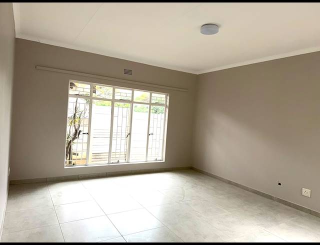 4 BEDROOM HOUSE FOR SALE IN GEELHOUTPARK
